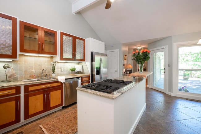 Photo - 222 Frazier Ln