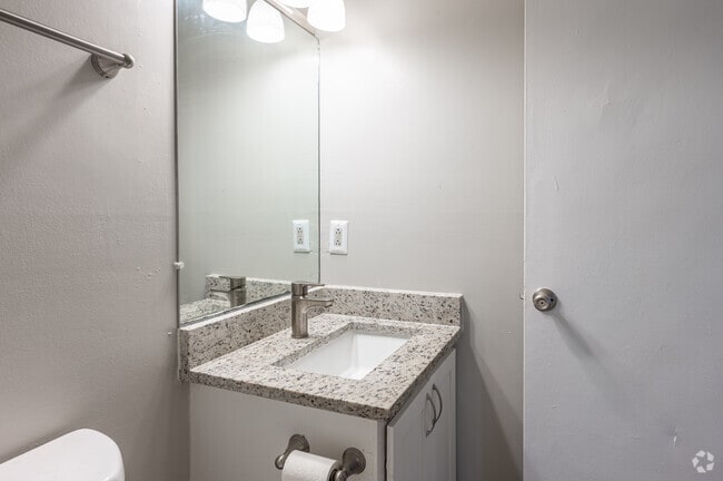 B3 - PRIMARY BATHROOM - Meadow Crossing