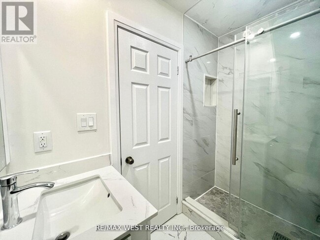 Photo - 4 Sutherland Ave