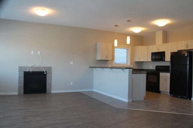 Photo - 3940 Claxton Loop SW