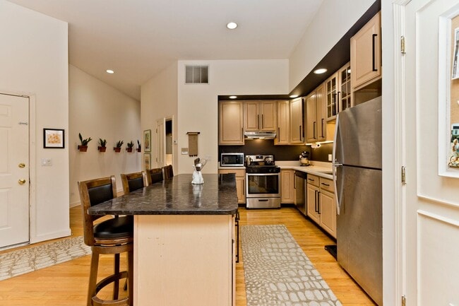 Photo - 1470 N Milwaukee Ave Unit 3