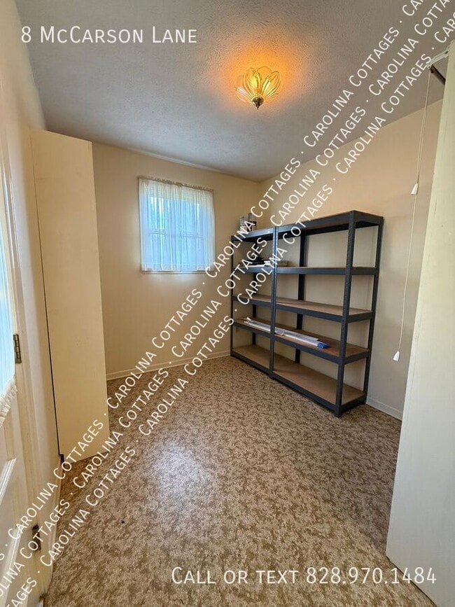 Photo - 8 McCarson Ln