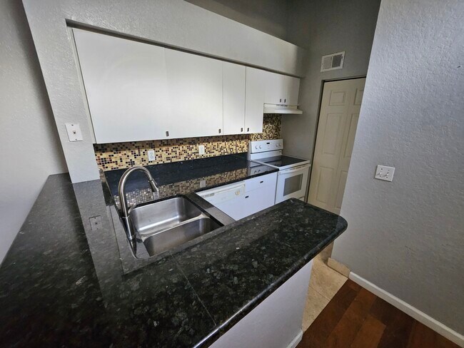 Photo - 5105 City St Unit 832