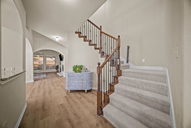 Photo - 115 Parkwood Dr