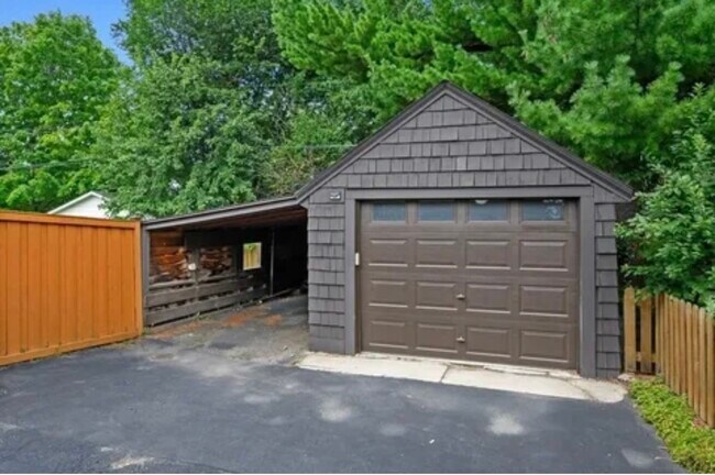 garage - 3810 Huntington Ave