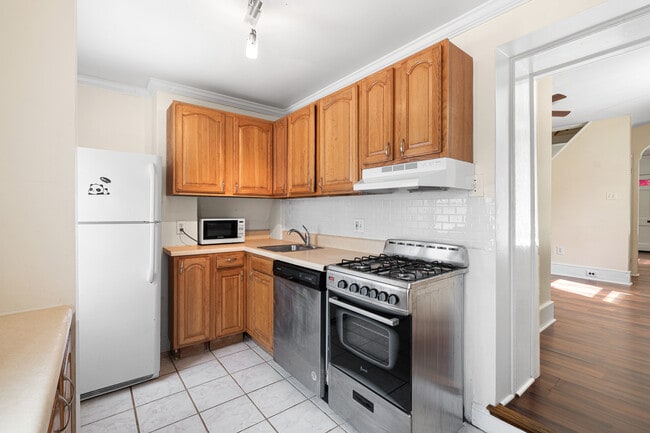 Photo - 4550 Silverwood St