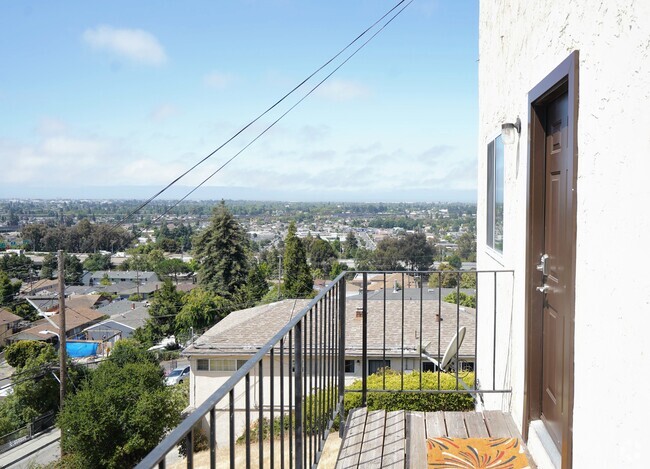 Building Photo - 2133 166th ave Unit Mezzo Rental