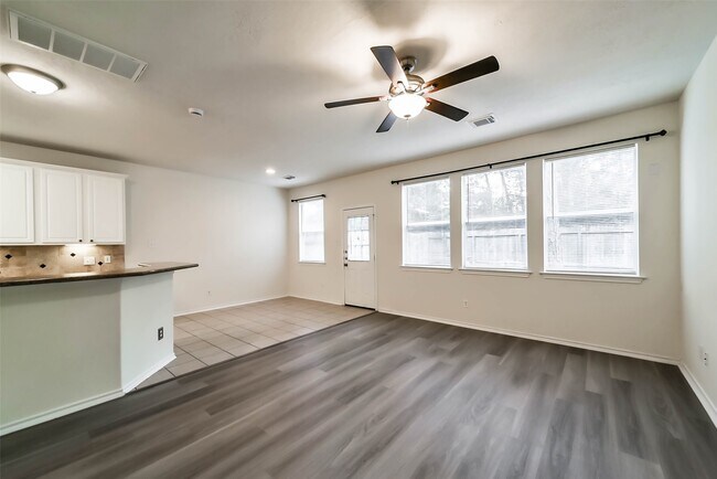 Photo - 246 W Stedhill Loop