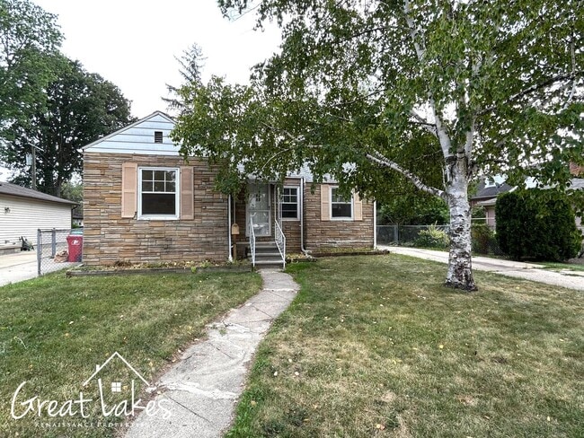 Building Photo - 21728 Beechwood Ave