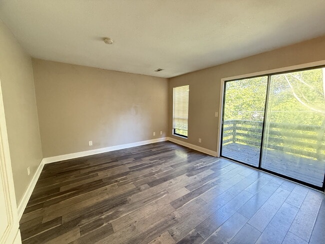 Photo - Spacious 1-Bedroom Apartment in West Knoxv... Unit #C
