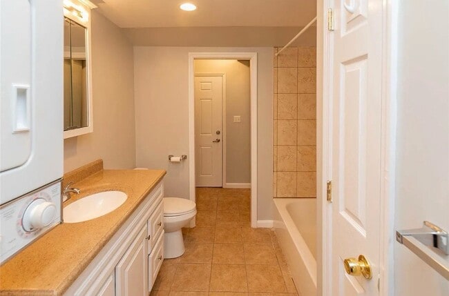 Photo - 797 Forest Glen Rd