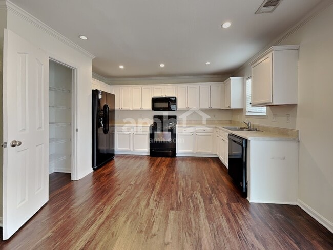 Photo - 704 Overlook Rd