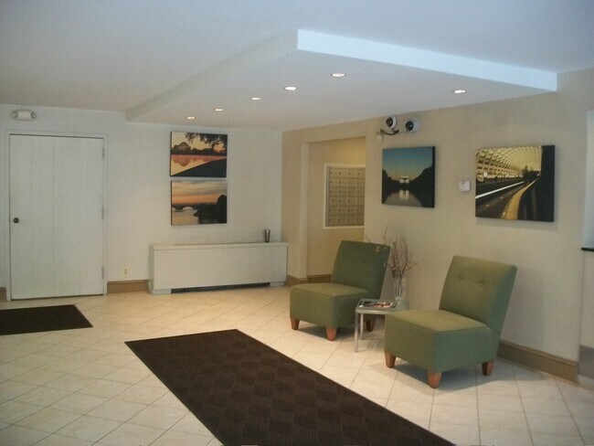 Photo - 2401 H St NW Unit Bon Wit Plaza