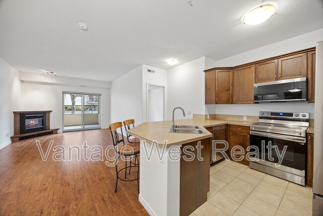 104-1007 Harvey Ave