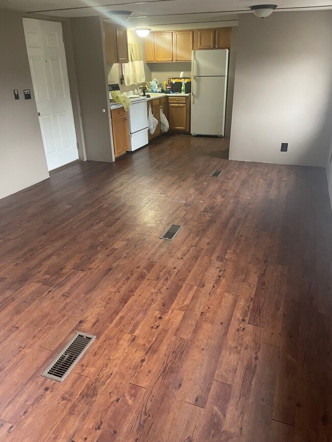 Kitchen area - 4120 Roy St