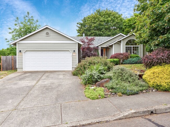 Building Photo - 3 bed, 2 bath single-level home in South Salem