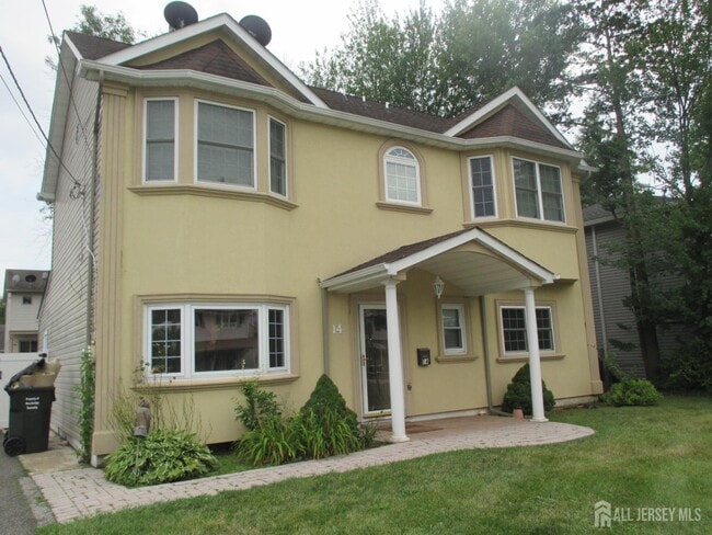 Building Photo - 14 New Dover Rd