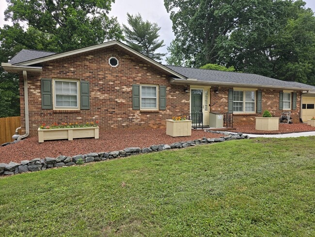 Photo - 4680 Forest Manor Dr