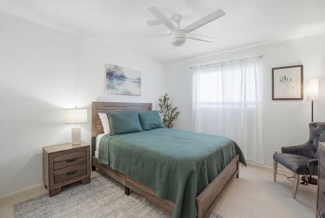 Photo - 313 E Riviera Dr
