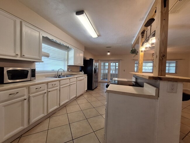 Photo - 4006 Bayfront Pkwy