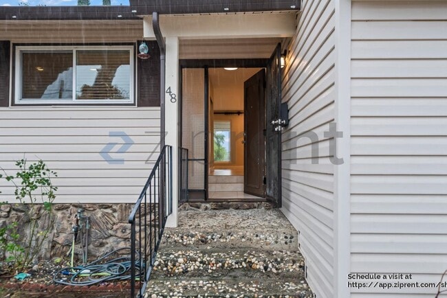 Photo - 48 N Lake Dr House