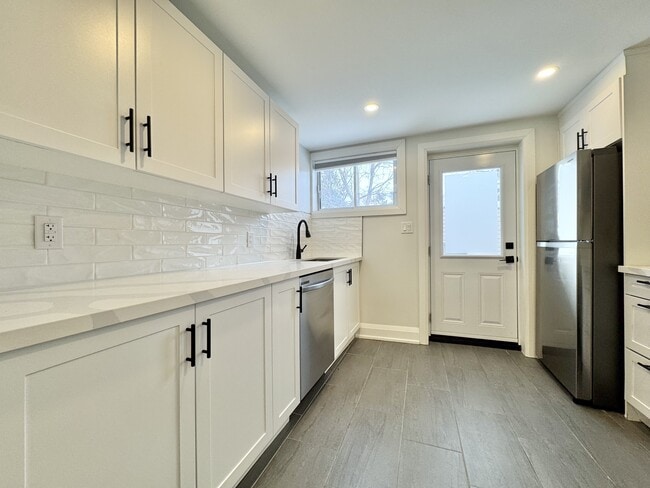 Photo - 97 Garfield Ave S