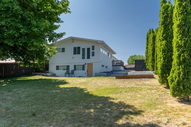 3013 W Lakeside Dr