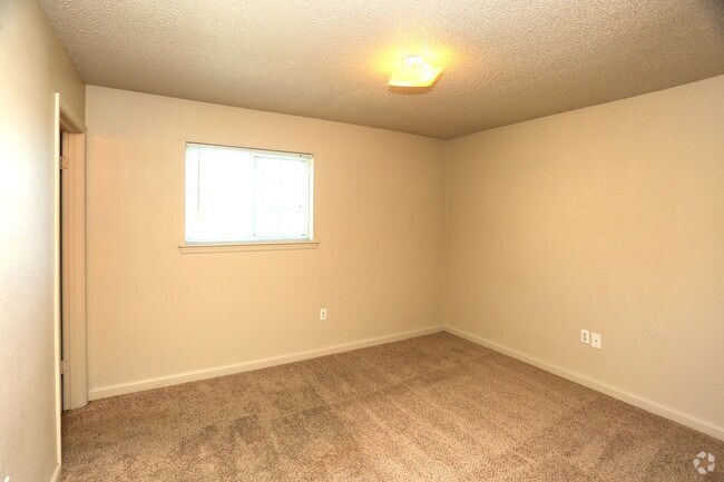 1BR - 600SF - Bedroom - Hampton Hills