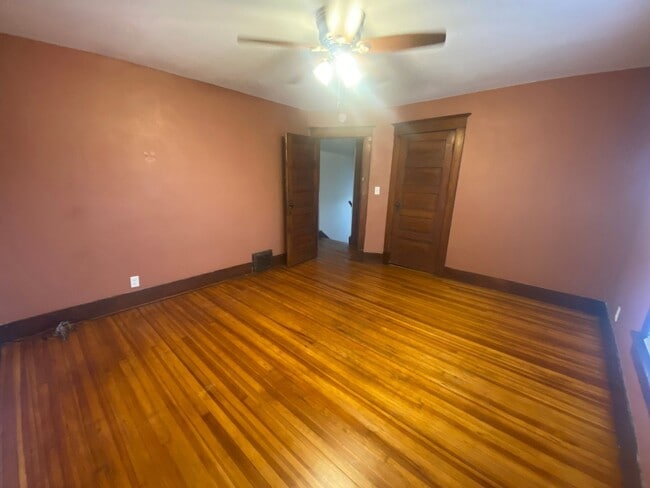 Photo - Sharp 2BR Davenport House
