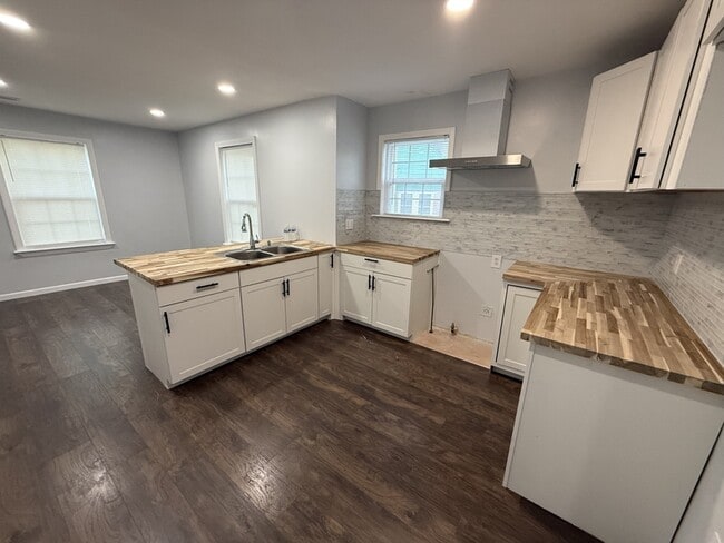 Photo - 1031 N Belvedere Blvd