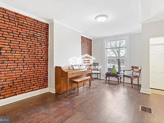 Photo - 2704 Wilkens Ave