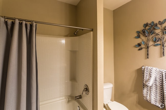 Vintage Creekwood Park Apartments