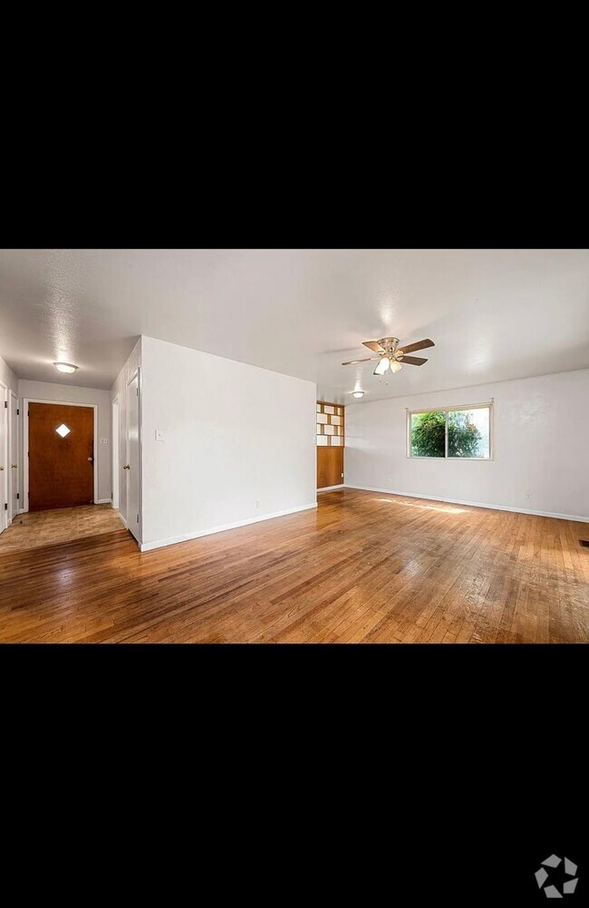 Building Photo - 1735 N 19th St Unit 6 Rental
