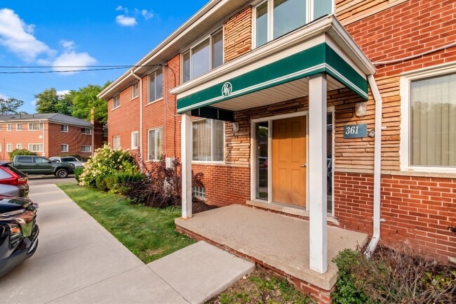 Building Photo - 361 N Eton St