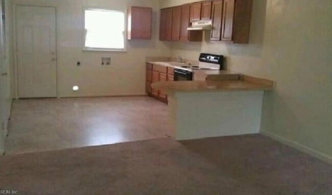 Photo - 9309 Belgrave Ave
