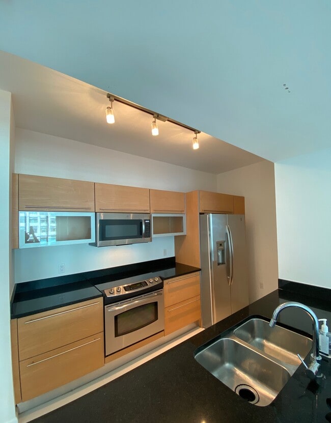 Photo - 951 Brickell Ave Apartments