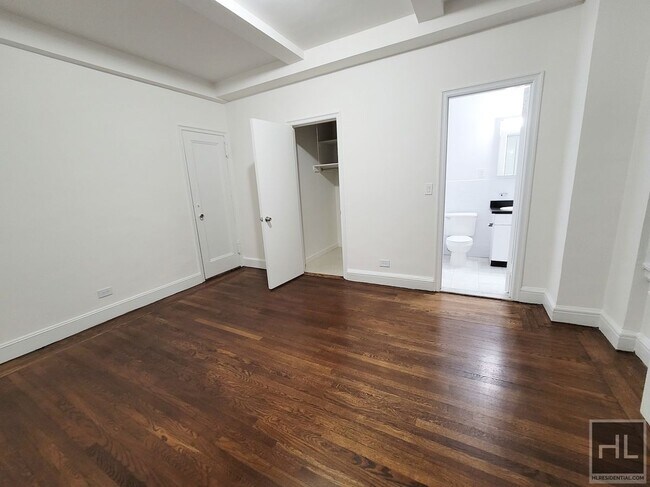 Photo - EAST 46 STREET Unit 2O
