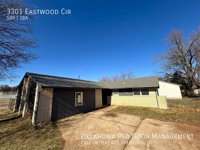 Building Photo - 3301 Eastwood Cir