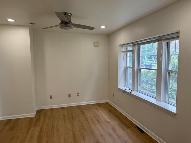 Building Photo - 121 Linwood Ave Unit 2 Rental