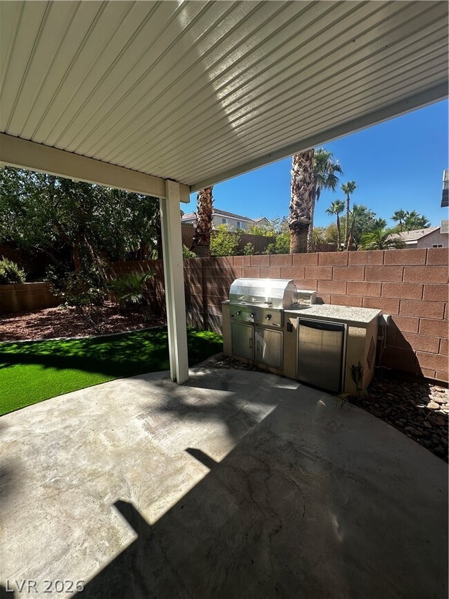 Photo - 2569 Williamsburg St