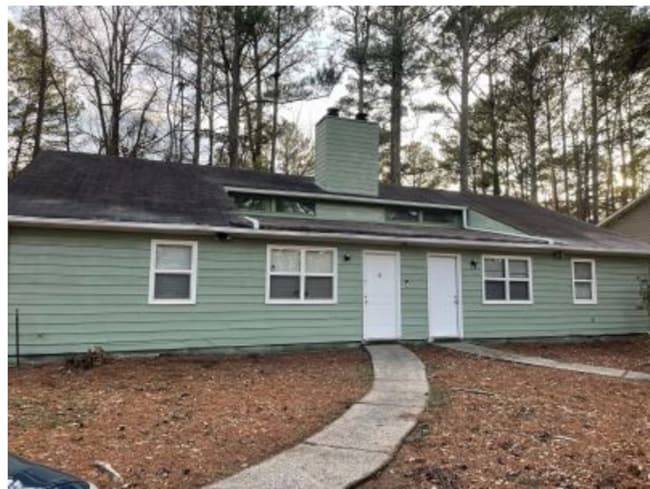 Building Photo - 4101 Hawthorne Cir Unit 2