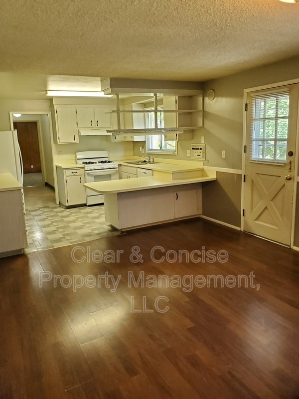 Photo - 15 W 39th Ave