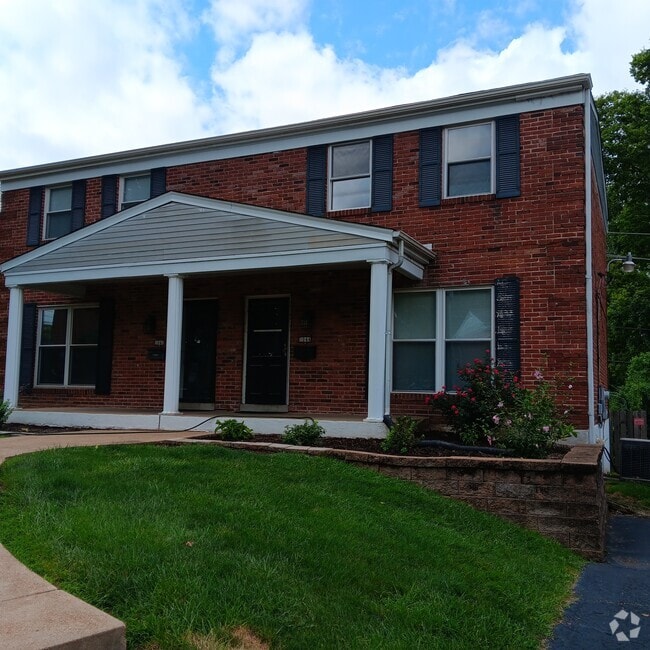 Building Photo - 1044 Willow Brook Dr Unit 1044 Rental