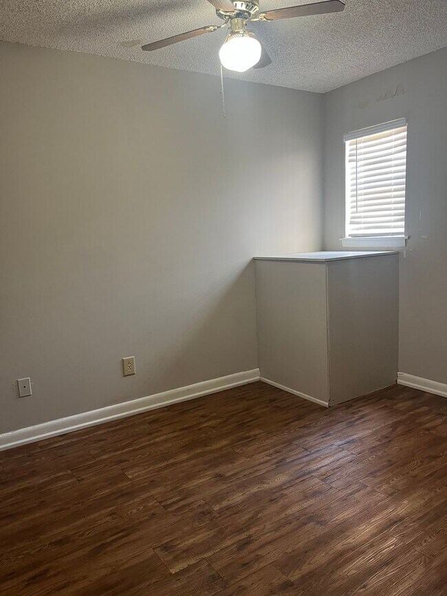 Photo - 14 Low Hill Ln