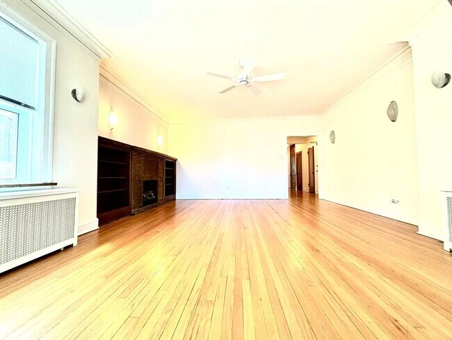 Photo - 7434 N Claremont Ave Unit 1