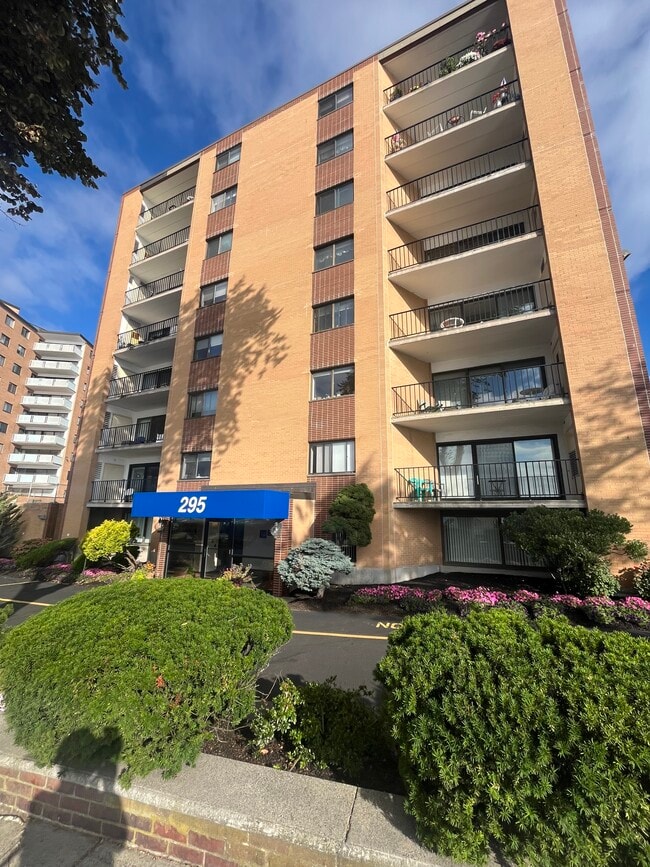 Photo - 295 Lynn Shore Dr Unidad 705