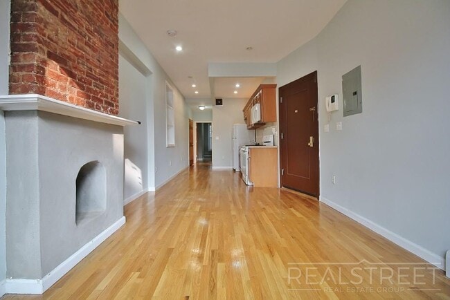 Great Deal on a Updated 1 BR in Cobble Hil... - Great Deal on a Updated 1 BR in Cobble Hil... Apartment Unit 1L