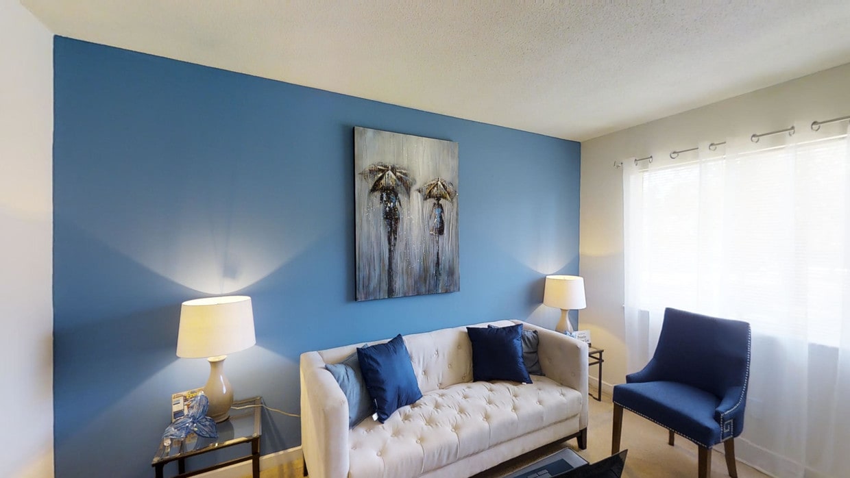 Photo - Royal Park - Students save up to 10%! Apartments