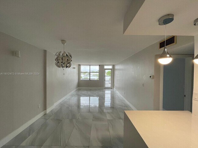 Photo - 910 Jefferson Ave Unidad 4D