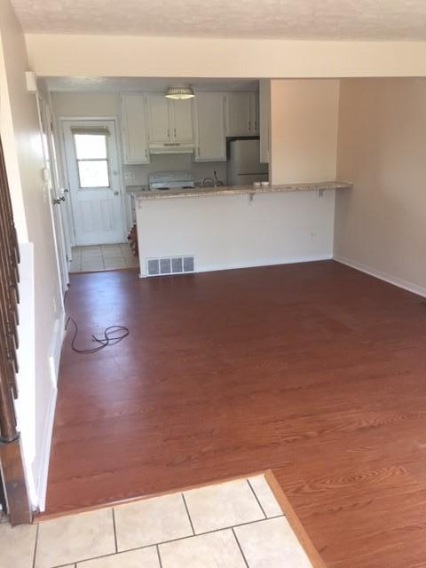 121 Oakwood Rd Unit E